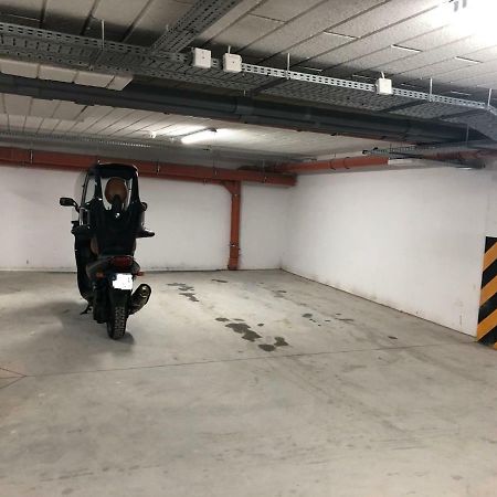 Klimatyzowany Apartament Roma Z Garazem Podziemnym Kielce Luaran gambar
