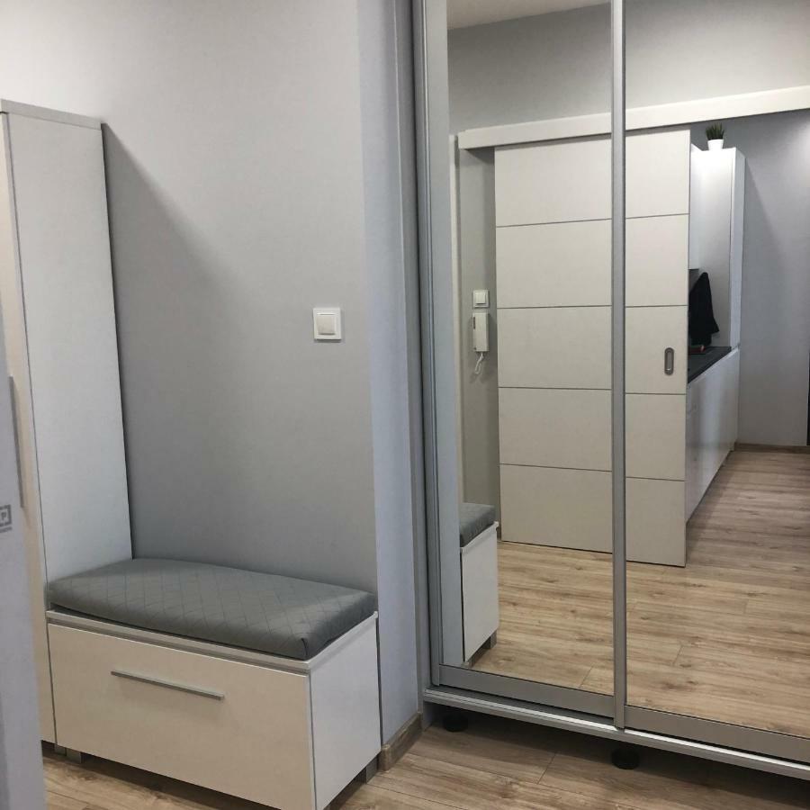 Klimatyzowany Apartament Roma Z Garazem Podziemnym Kielce Luaran gambar