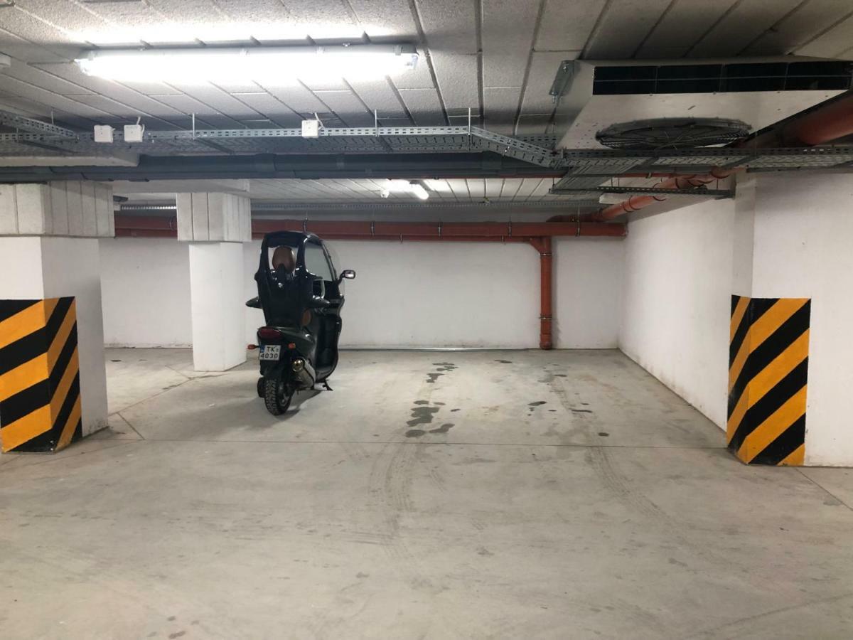 Klimatyzowany Apartament Roma Z Garazem Podziemnym Kielce Luaran gambar