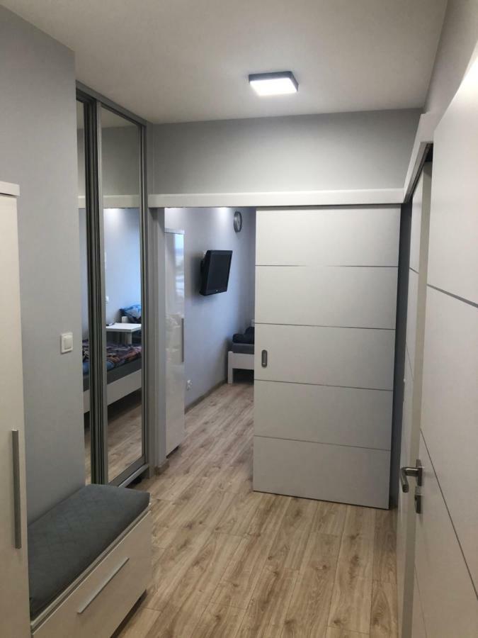 Klimatyzowany Apartament Roma Z Garazem Podziemnym Kielce Luaran gambar